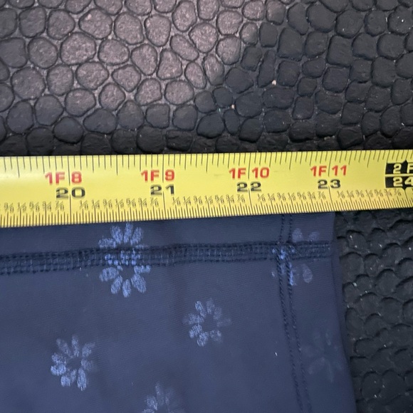 BEYOND YOGA LEGGINGS WOMEN SMALL‎ BLUE with daisies MADE IN USA - Picture 5 of 8
